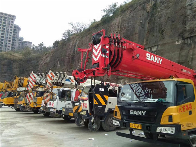 武穴市吊车出租按什么计费？台班费、单次费、里程费怎么算？